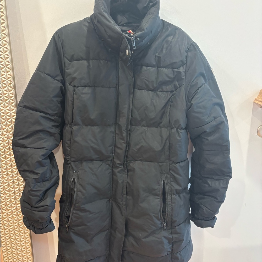 Helly Hansen Black Puffer Jacket